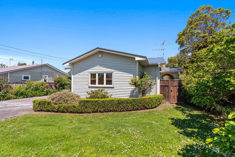 107 Essex Street, Masterton - Carousel 23