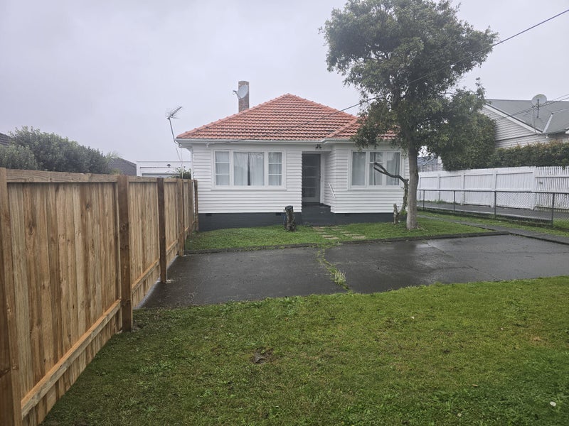 25 Archibald Road, Kelston, Waitakere City, Auckland - Carousel 1