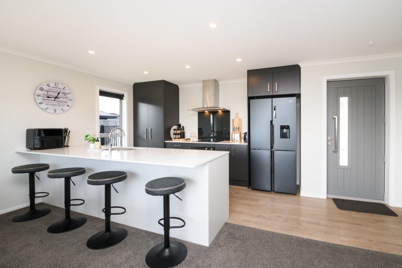 20 Sardinia Grove, Fitzherbert, Palmerston North - Carousel 2
