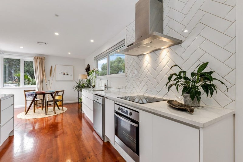 8 Martin Place, Panmure, Auckland - Carousel 2