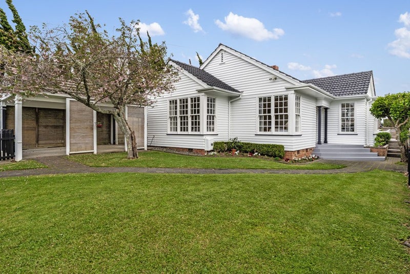 54 Temple Street, Meadowbank, Auckland - Carousel 1