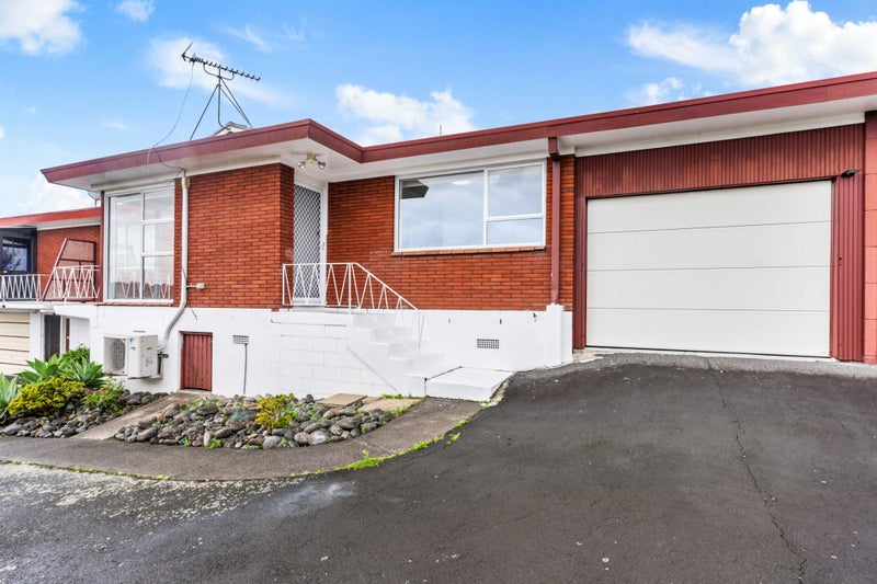 2/127 White Swan Road, Mount Roskill, Auckland - Carousel 1