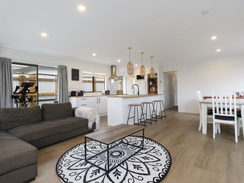 28 Bellevue Road, Brookfield, Tauranga - Carousel 1