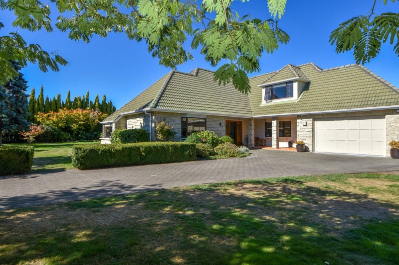 26 Armstrong Avenue, Carterton - Carousel 1
