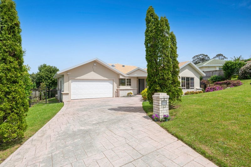 8 Godwin Court, Unsworth Heights, Auckland - Carousel 1