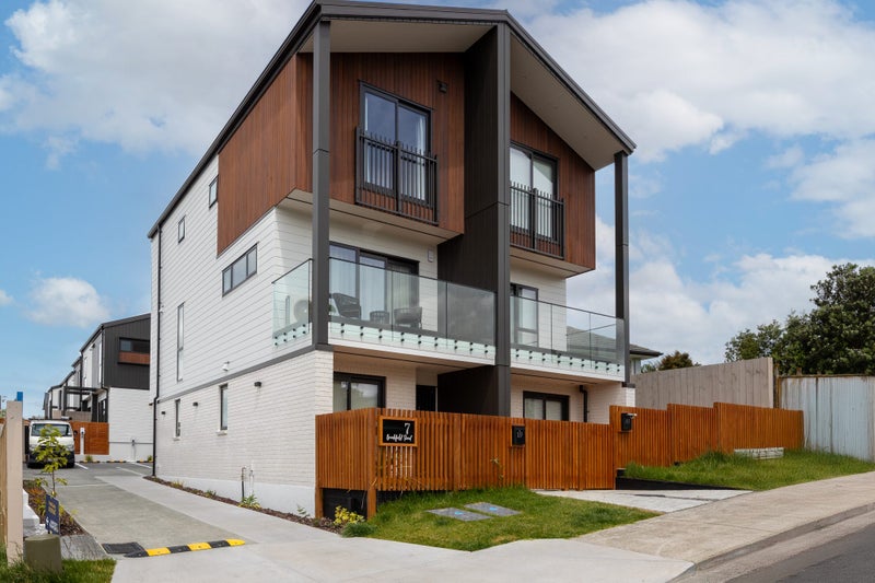 8/7 Brookfield Road, Te Atatu Peninsula, Auckland - Carousel 13