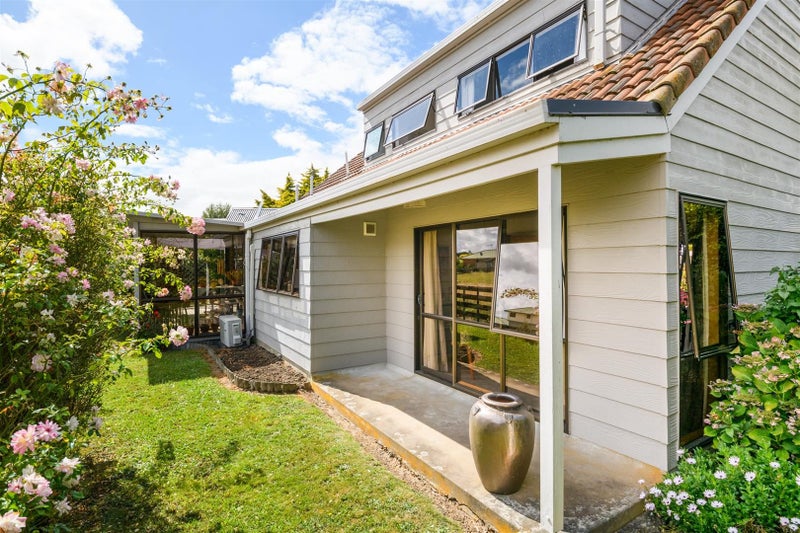 14 Dunsinane Place, Marton - Carousel 2