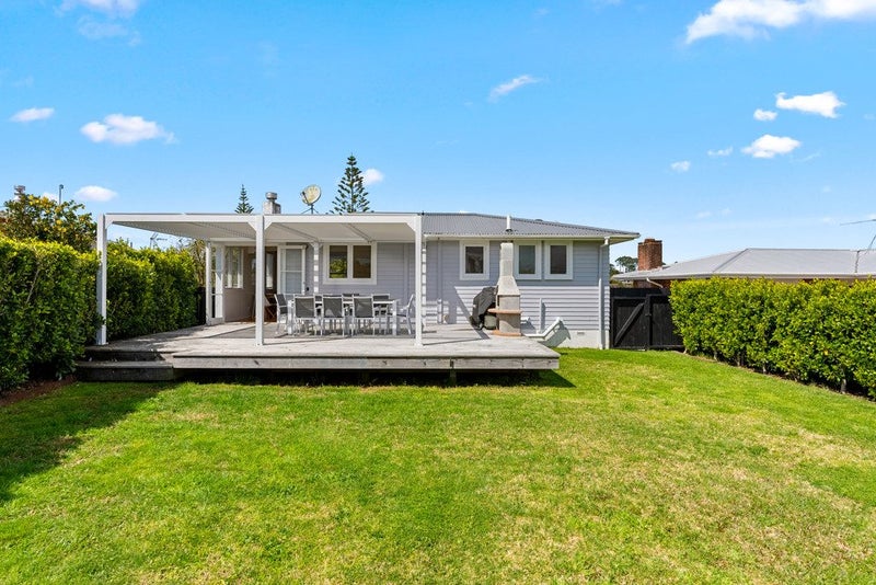 1/64 Sunnynook Road, Sunnynook, Auckland - Carousel 2