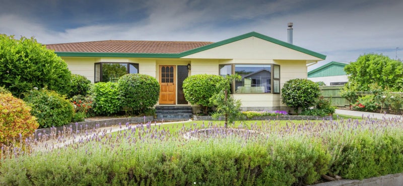 9 Deakin Place, Clive, Clive - Carousel 1