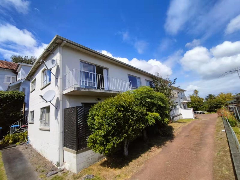 4/6 Fairview Road, Mount Eden, Auckland - Carousel 1