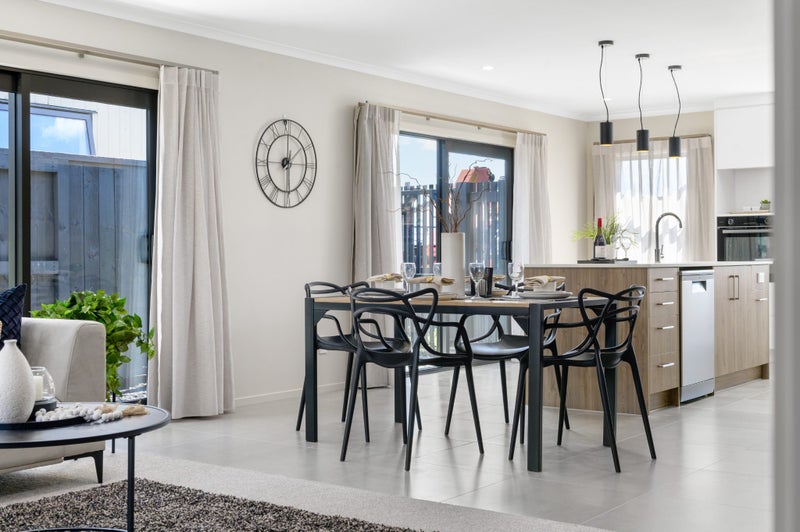37 Earp Crescent, Chartwell, Hamilton - Carousel 2