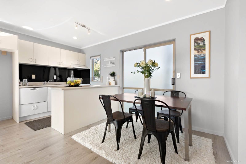 5 Lockington Avenue, Henderson, Auckland - Carousel 2