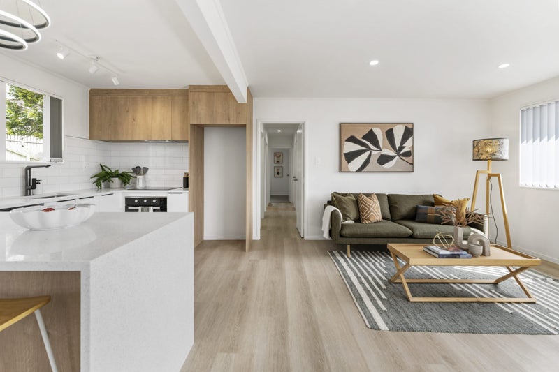 8 Halloran Place, Massey, Auckland - Carousel 1