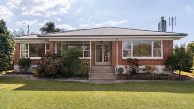 8 Hillcrest Road, Otumoetai, Tauranga - Carousel 1