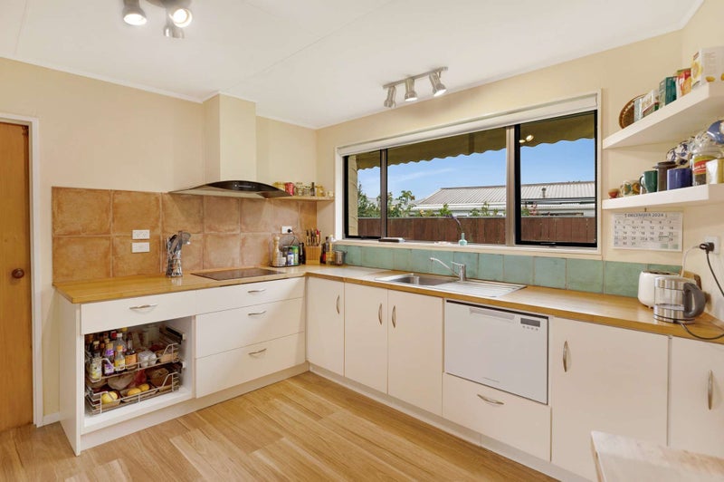 9 Photinia Place, Aramoho, Whanganui - Carousel 2