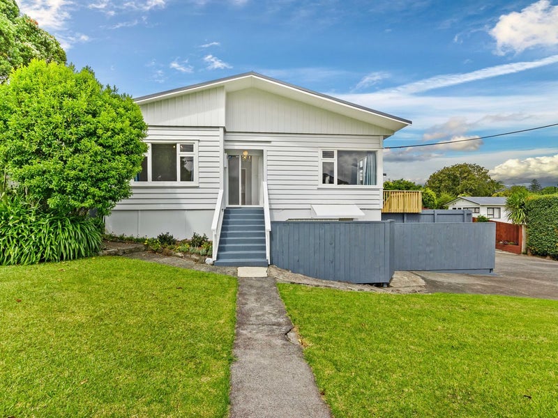 11 Craigbank Avenue, New Lynn, Auckland - Carousel 2