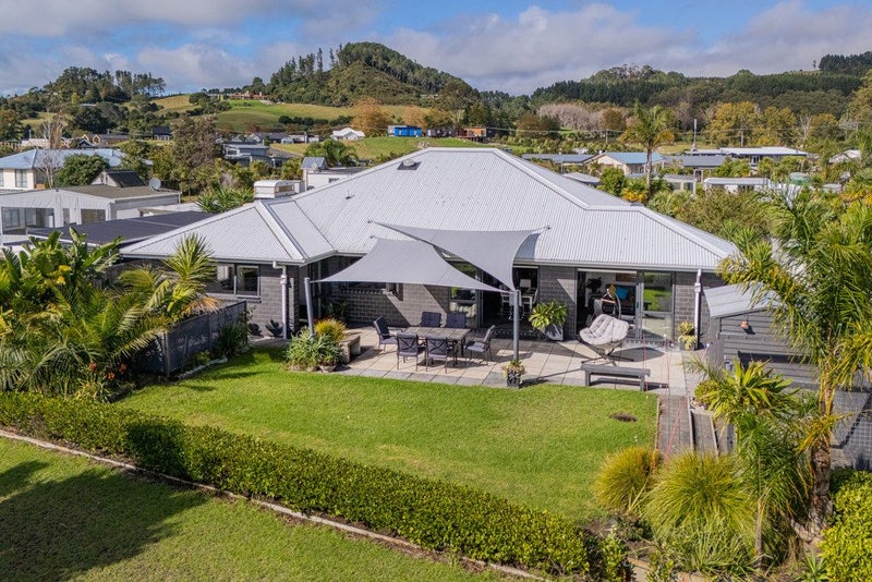 28 Motukorure Parade, Cooks Beach, Whitianga - Carousel 1