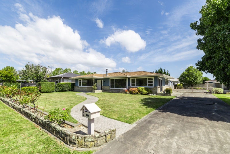 235 Kenilworth Road, Mayfair, Hastings - Carousel 1