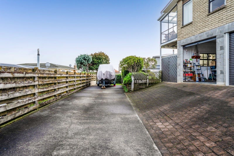 8B Squire Place, Blagdon, New Plymouth - Carousel 46