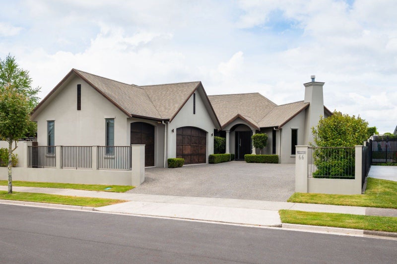 66 Palliser Drive, Huntington, Hamilton - Carousel 1