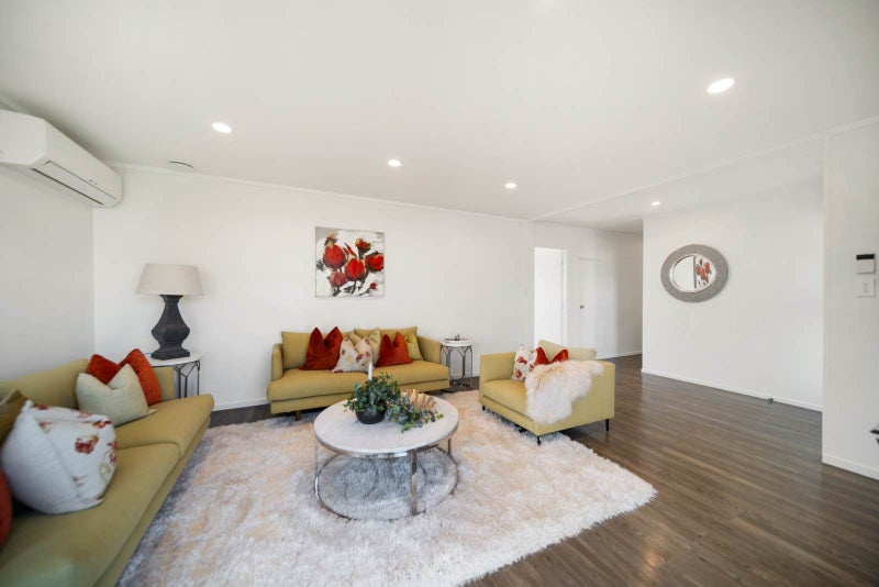 17 Sandrine Avenue, Clover Park, Auckland - Carousel 2