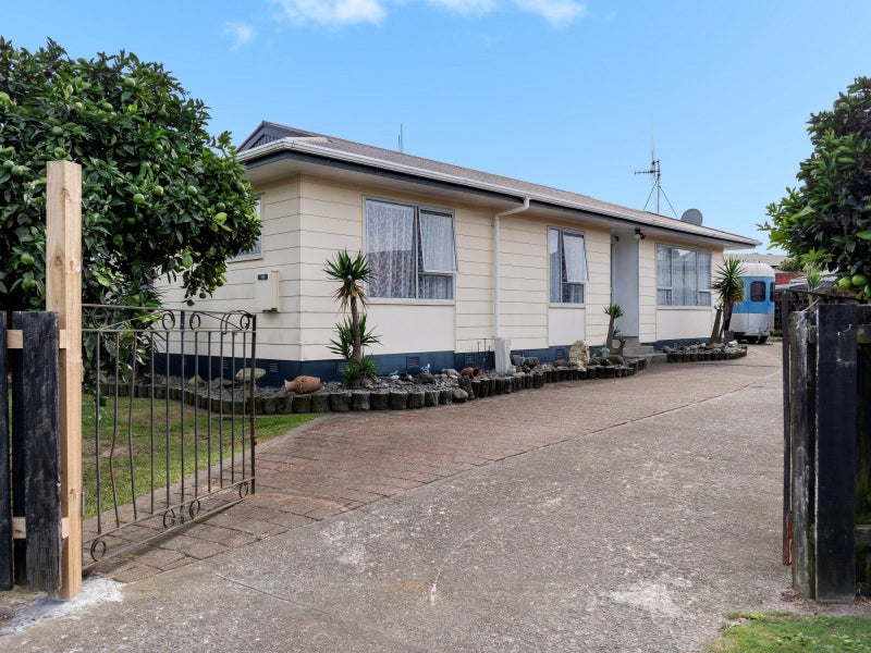5 Eversham Road, Mount Maunganui, Mount Maunganui - Carousel 1