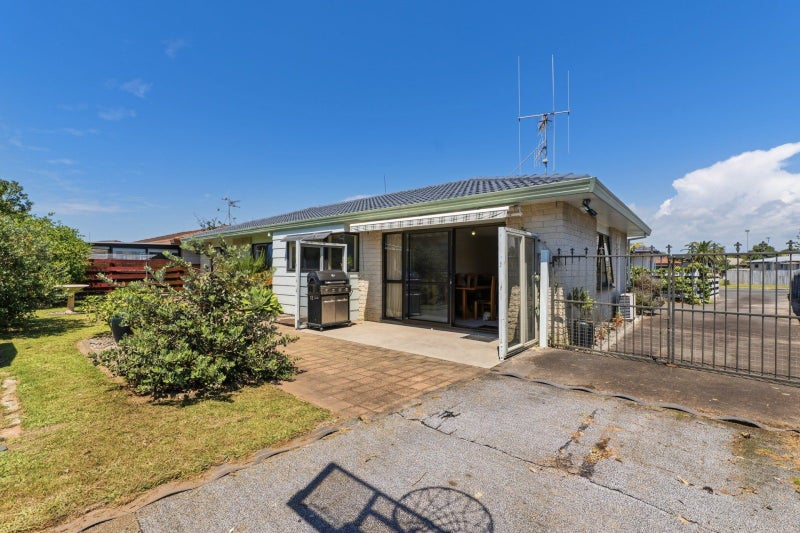 67B Gloucester Road, Mount Maunganui, Mount Maunganui - Carousel 1