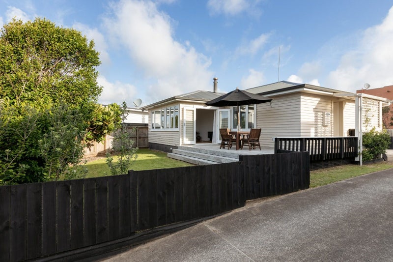 1018 Papamoa Beach Road, Papamoa Beach, Papamoa - Carousel 1