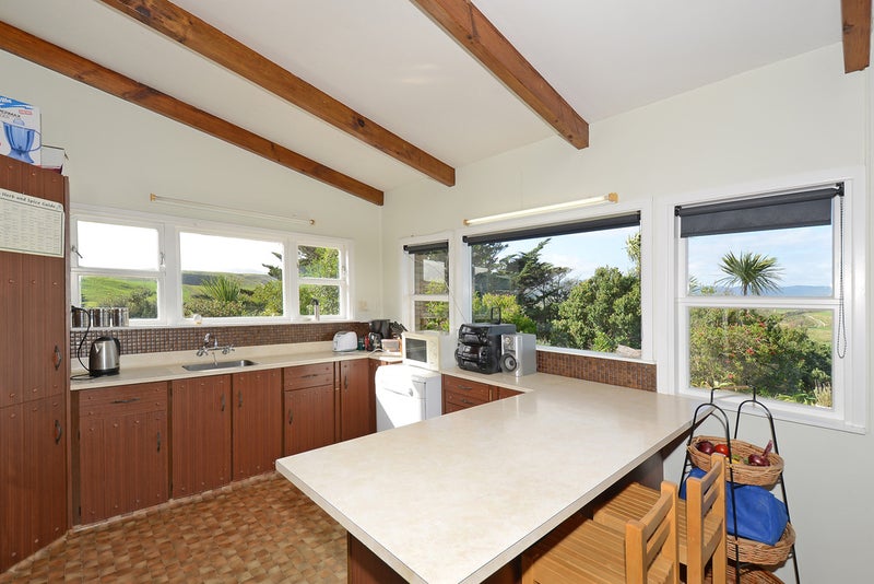 16 Whangaimoana Beach Road, Featherston - Carousel 22