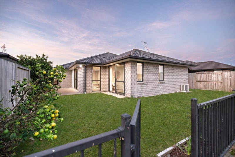 44 Te Kio Crescent, Papamoa Beach, Papamoa - Carousel 1