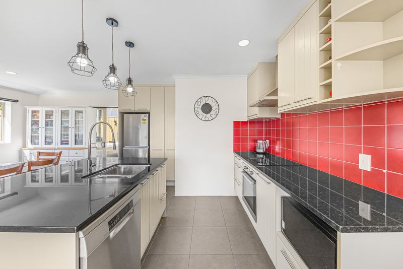 33 Gala Place, Henderson, Auckland - Carousel 2