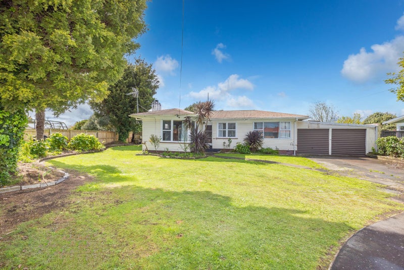 16 Thornton Place, Melville, Hamilton, Waikato - Carousel 1