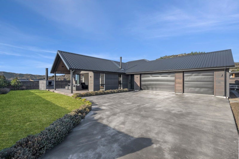 8 Toru Street, Wanaka, Wanaka, Otago - Carousel 2