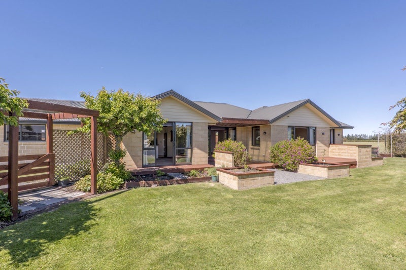 12 Wayne Place, Methven, Methven - Carousel 1