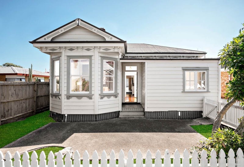 859 Manukau Road, Royal Oak, Auckland - Carousel 1