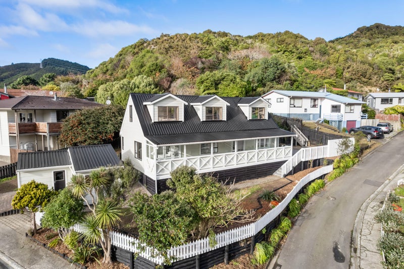 62 Hathaway Avenue, Karori, Wellington - Carousel 1