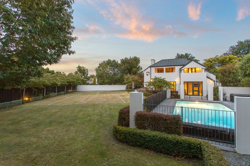 3 Lewisham Park, St Albans, Christchurch - Carousel 1