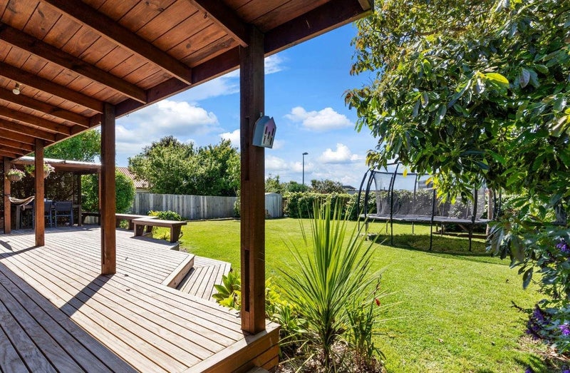 33 Hadley Wood Drive, Wattle Downs, Auckland - Carousel 1