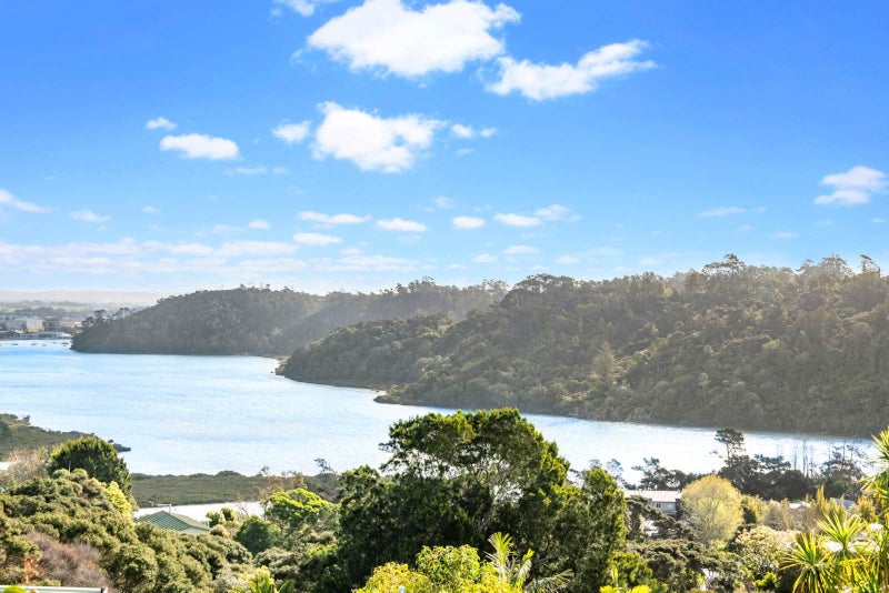 1/9 Pemberton Avenue, Bayview, Auckland - Carousel 2