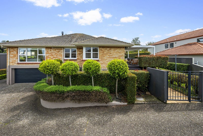 1/66 Ngatiawa Street, Onehunga, Auckland - Carousel 1