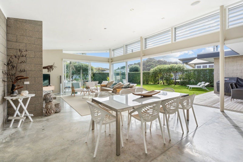 12 Galbraith Street, Matapouri, Whangārei - Carousel 1