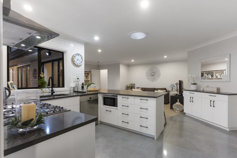 3 Roy Maloney Drive, Henderson, Auckland - Carousel 2