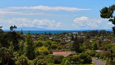 897B East Coast Road, Northcross, Auckland - Carousel 1