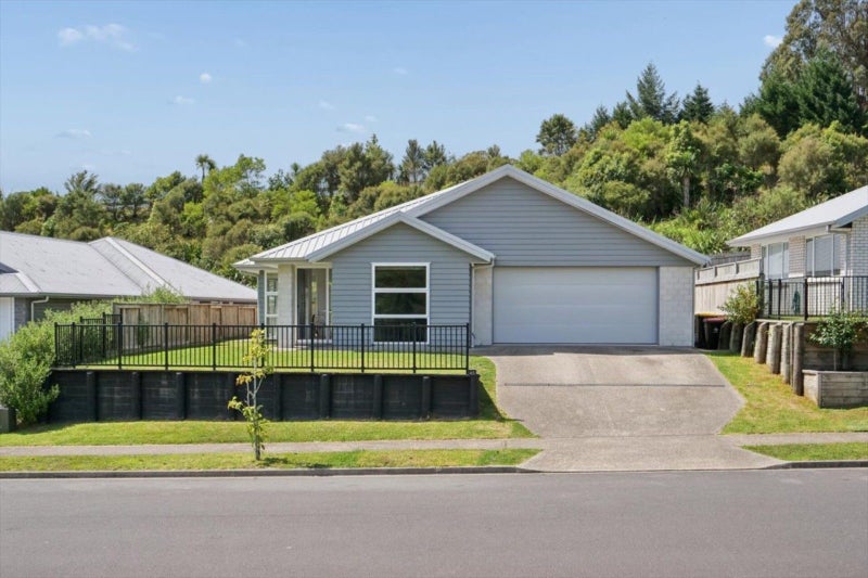 45 Pakanga Grove, Pyes Pa, Tauranga - Carousel 1
