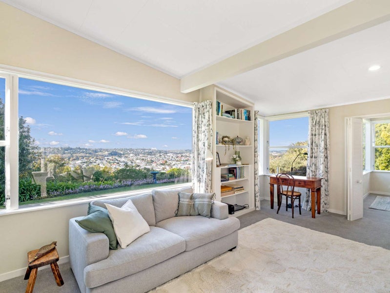 11 Smart Terrace, Saint Johns Hill, Whanganui, Manawatu / Whanganui - Carousel 1