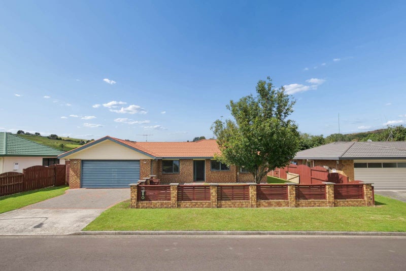 55 Pelorus Street, Welcome Bay, Tauranga - Carousel 1