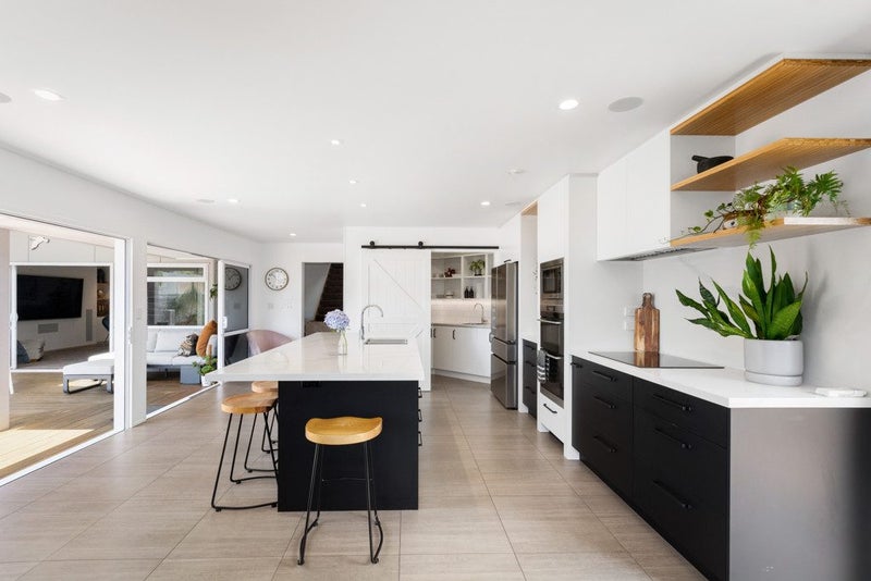 7 Papaunahi Road, Bowentown, Waihi Beach - Carousel 1