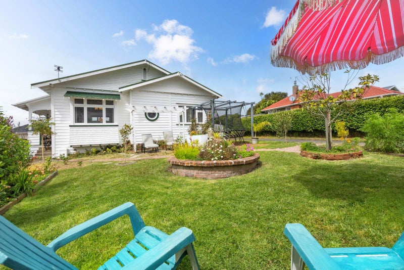 33 Koromiko Street, New Lynn, Auckland - Carousel 1