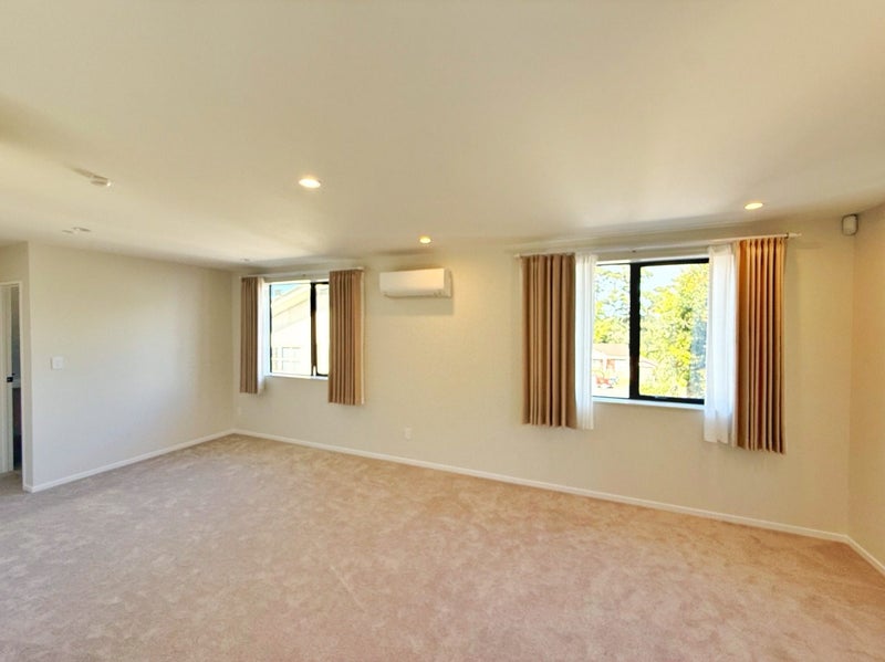 94A  West Harbour Drive, West Harbour, Waitakere City, Auckland - Carousel 2