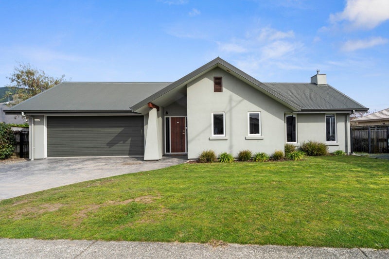 74 Templemore Drive, Richmond, Richmond - Carousel 1